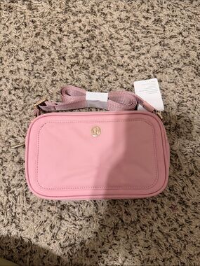 yeti bag warranty Daytrip Lunch Color:Hartland Light Gray JS0A4QUL008 Cole Haan The Essential it offers daisy chains